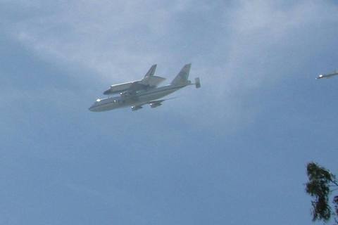 Space Shuttle Endeavor 21 SEP 2012_1.jpg